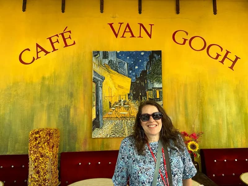 Jennifer at Van Gogh exhibit